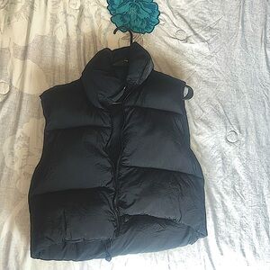 Black vest goes with everything will love it❤️